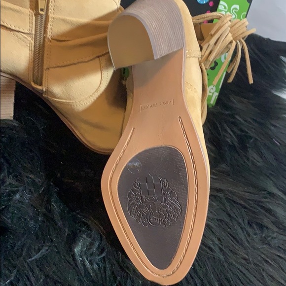 Vince Camuto booties boots suede fringe New! 8.5 - Picture 4 of 6